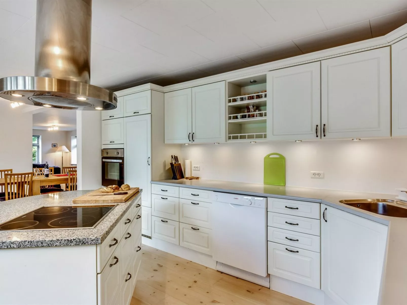 "Sophia" - 8km from the sea-Binnen