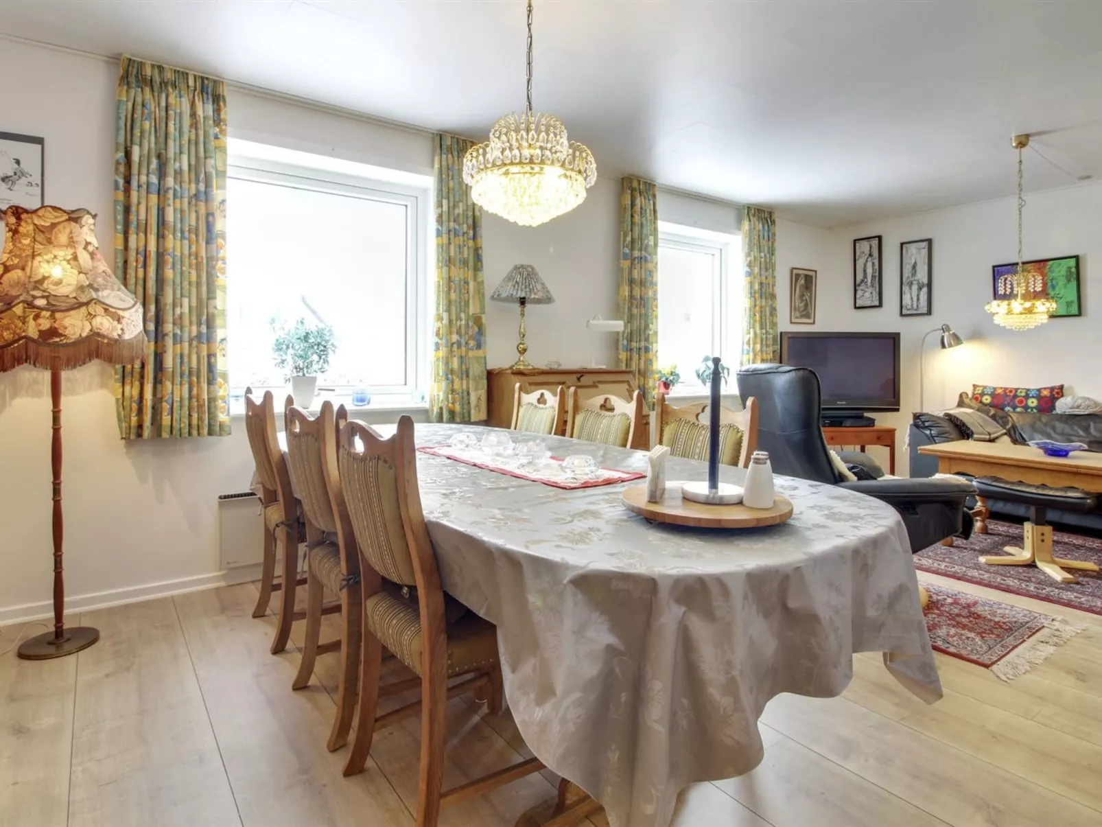 "Fiola" - 20km from the sea-Binnen