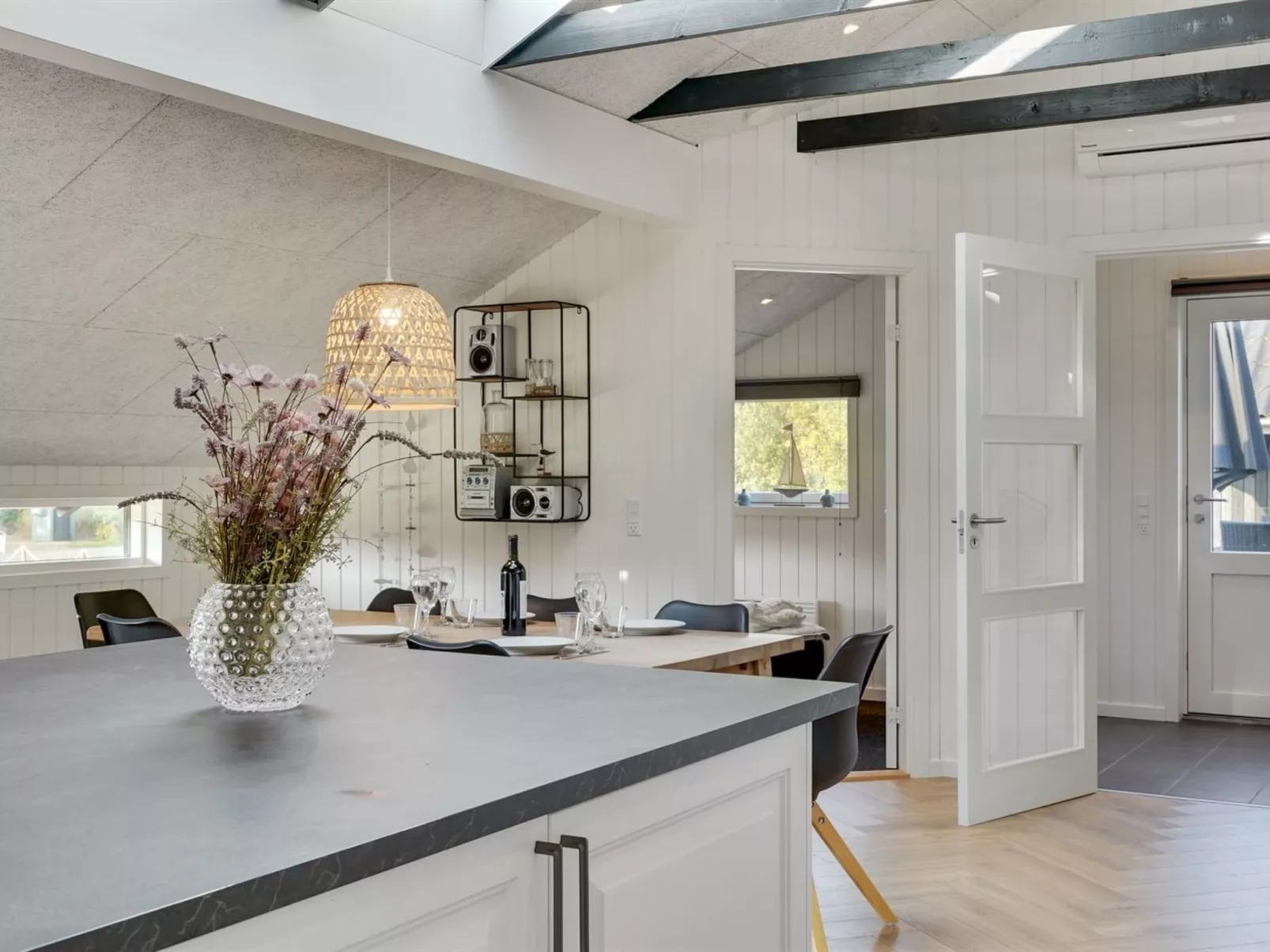 "Ellenora" - 1km from the sea-Binnen