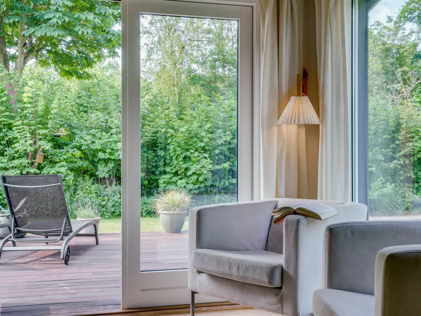 "Lucie" - 1.5km from the sea-Binnen