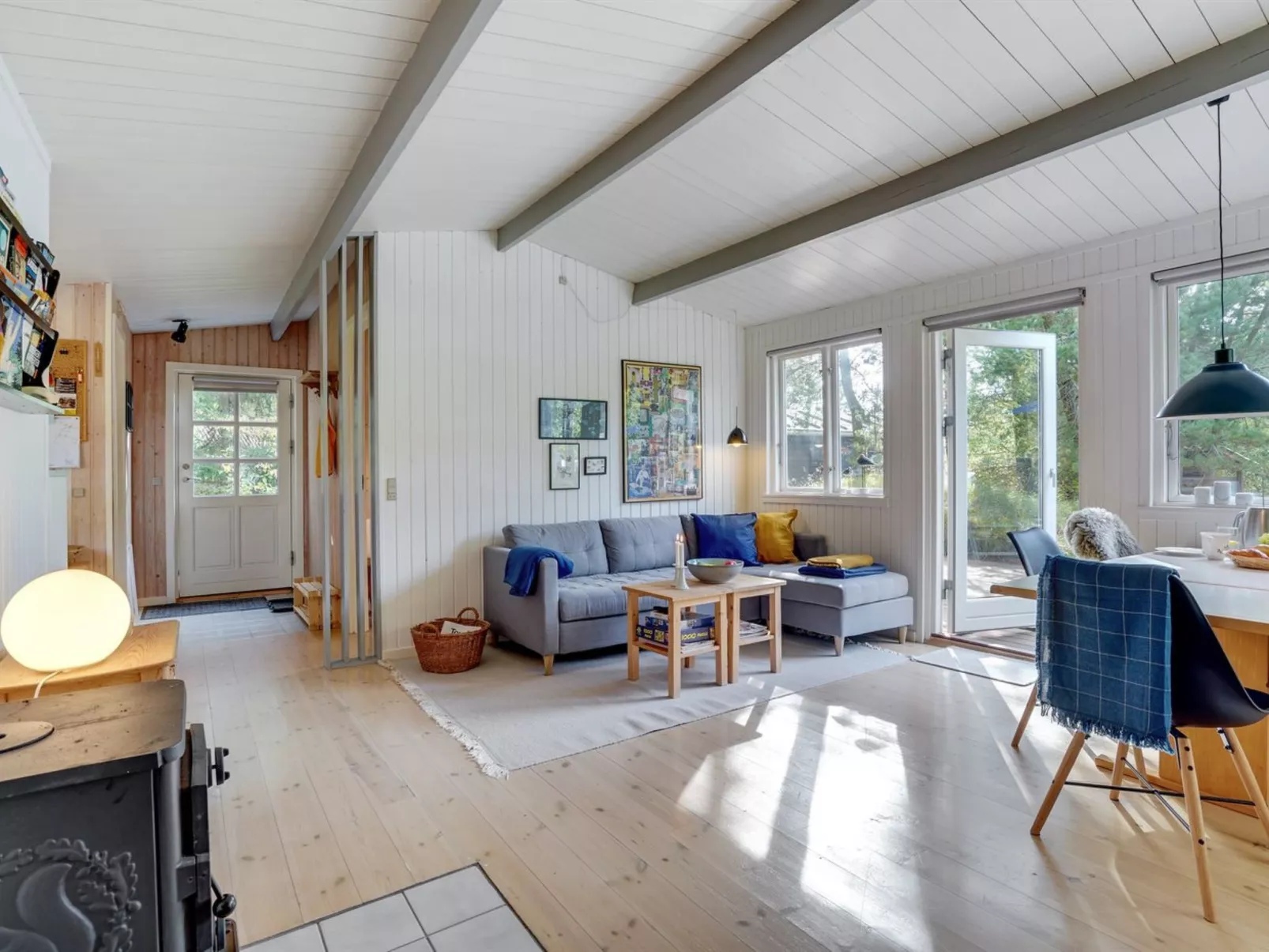 "Pilvi" -  from the sea-Binnen