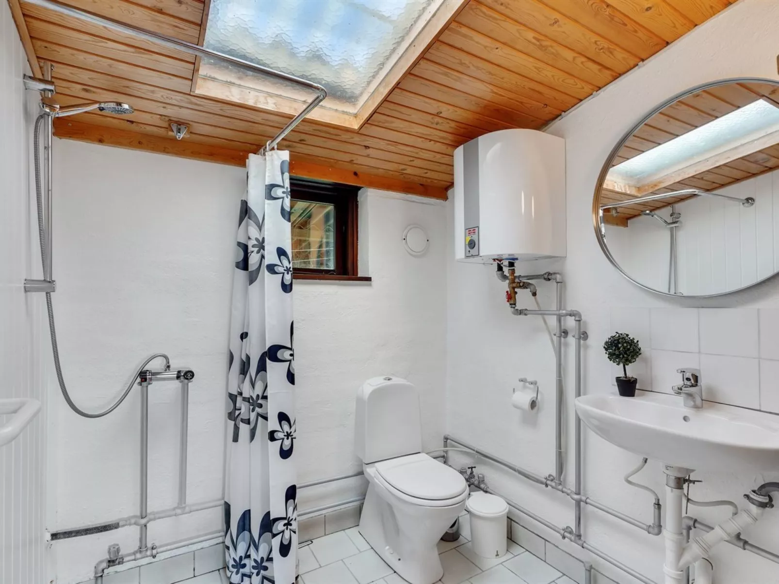 "Suki" - 650m from the sea-Binnen