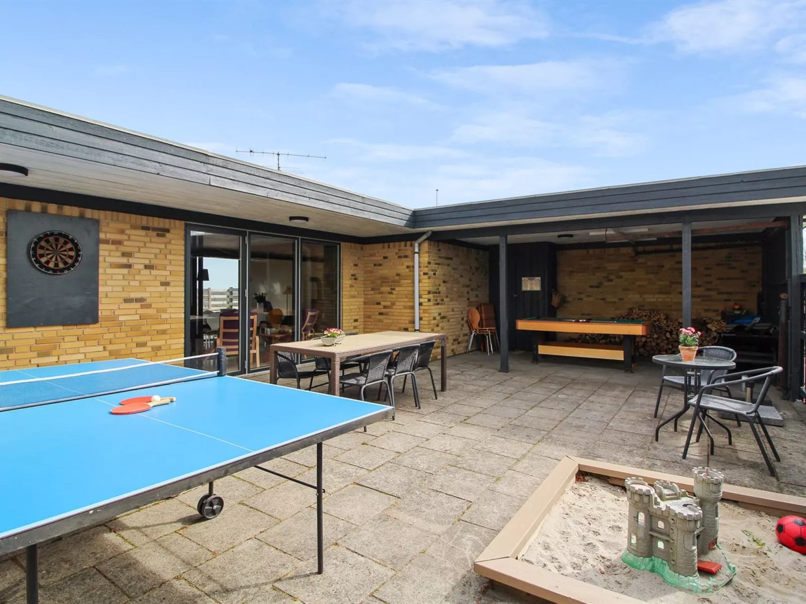 "Kiowa" - 100m from the sea-Buiten