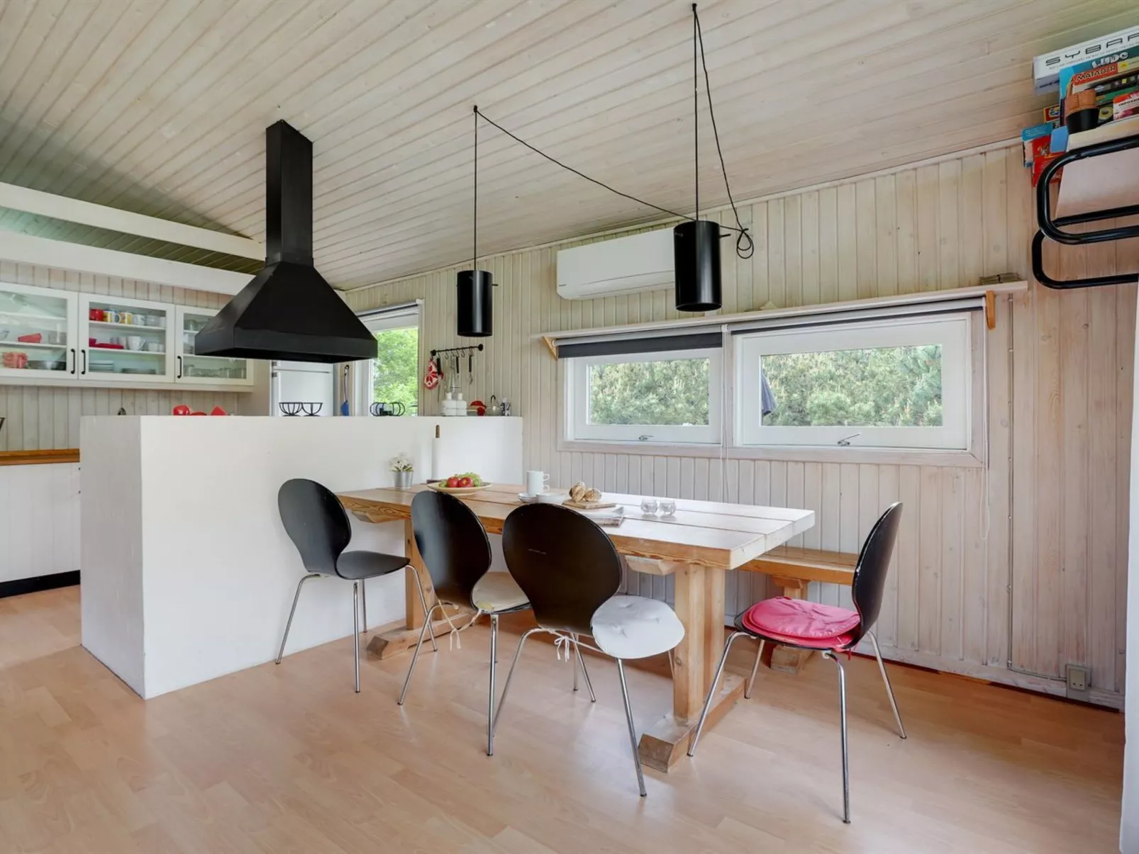 "Evan" - 1.3km from the sea-Binnen