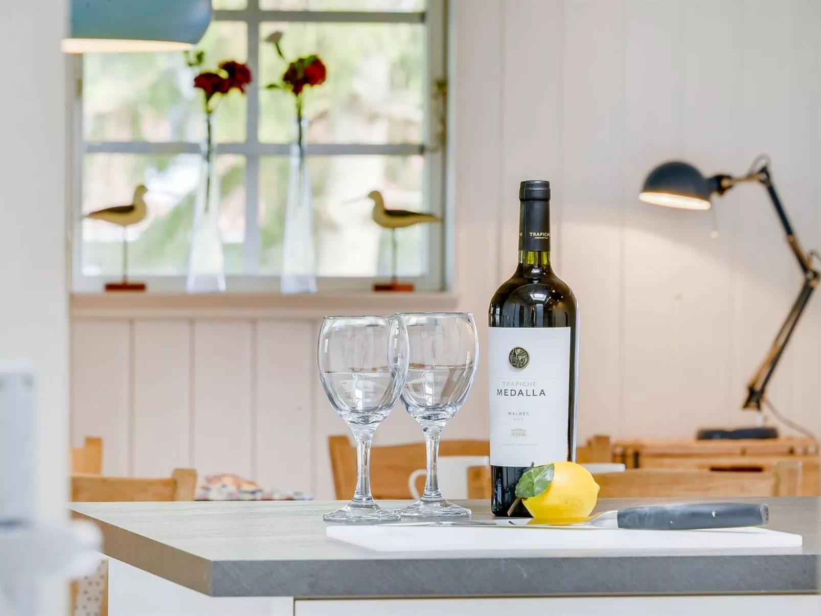 "Hardina" - 300m from the sea-Binnen