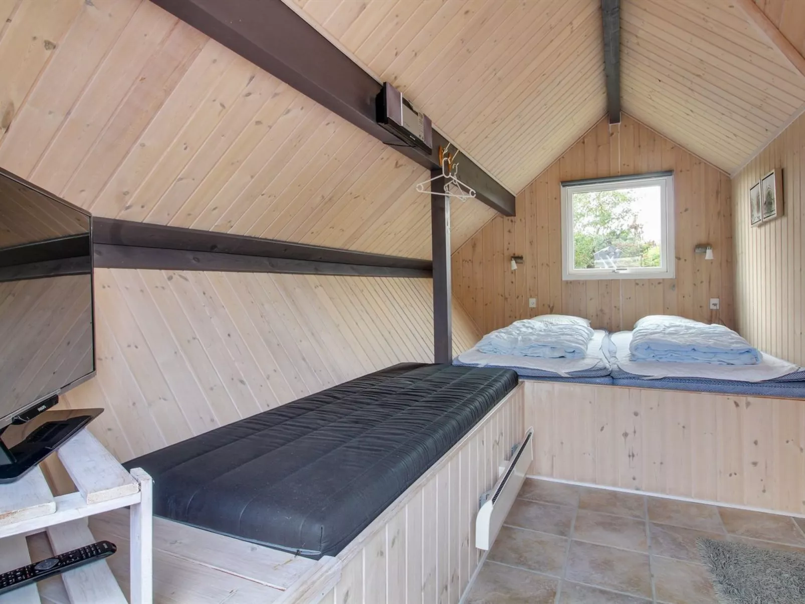 "Maureen" - 10.5km from the sea-Binnen