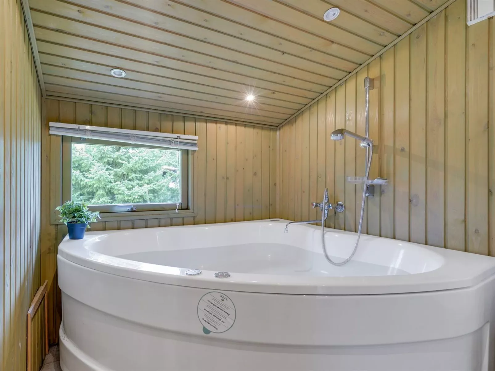 "Aileen" - 900m from the sea-Binnen