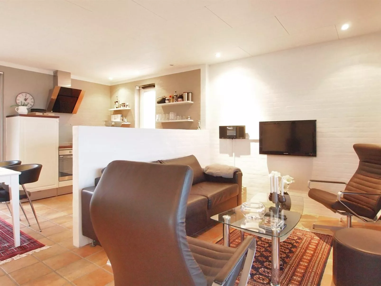 "Laila" - 50m from the sea-Binnen