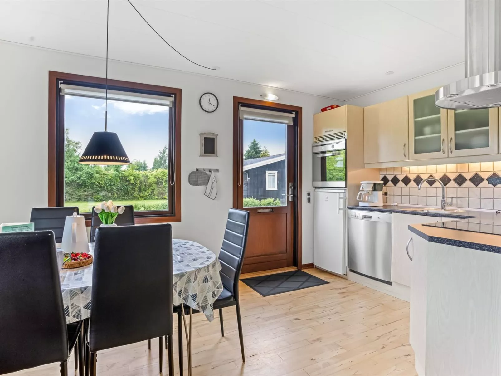 "Davida" - 400m from the sea-Binnen