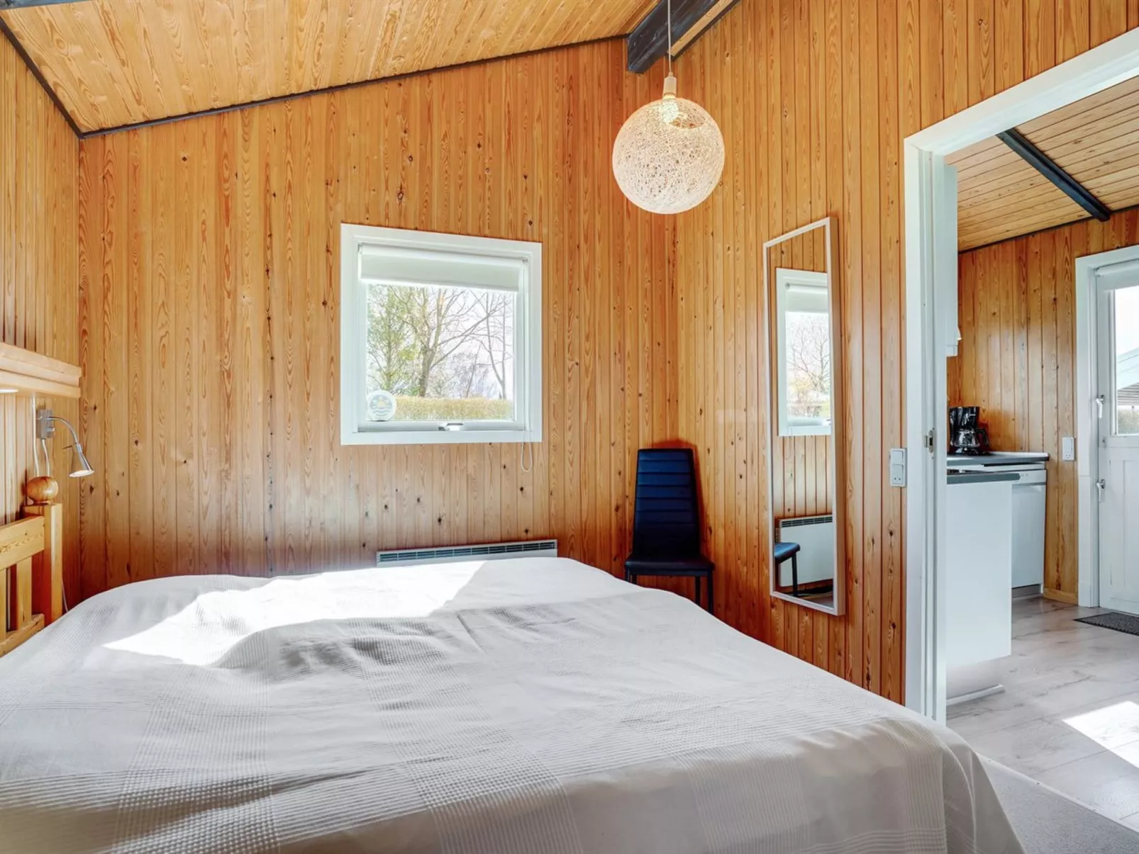 "Denahi" - 400m to the fjord-Binnen