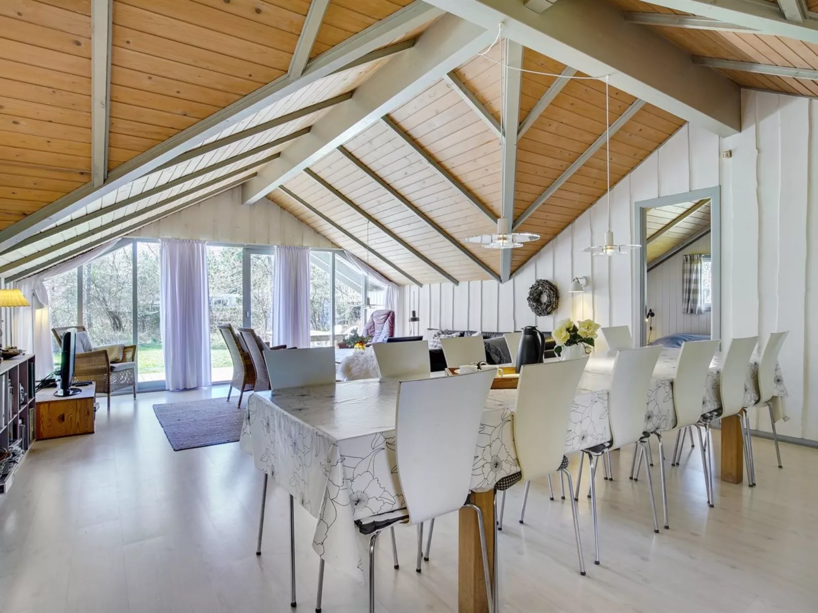 "Erly" - 500m from the sea-Binnen