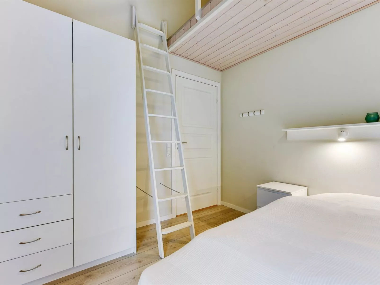 "Anethe" - 100m to the fjord-Binnen