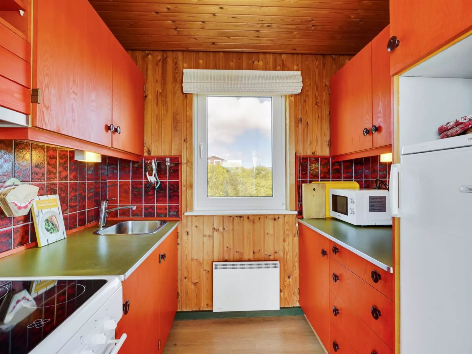 "Usko" - 250m from the sea-Binnen