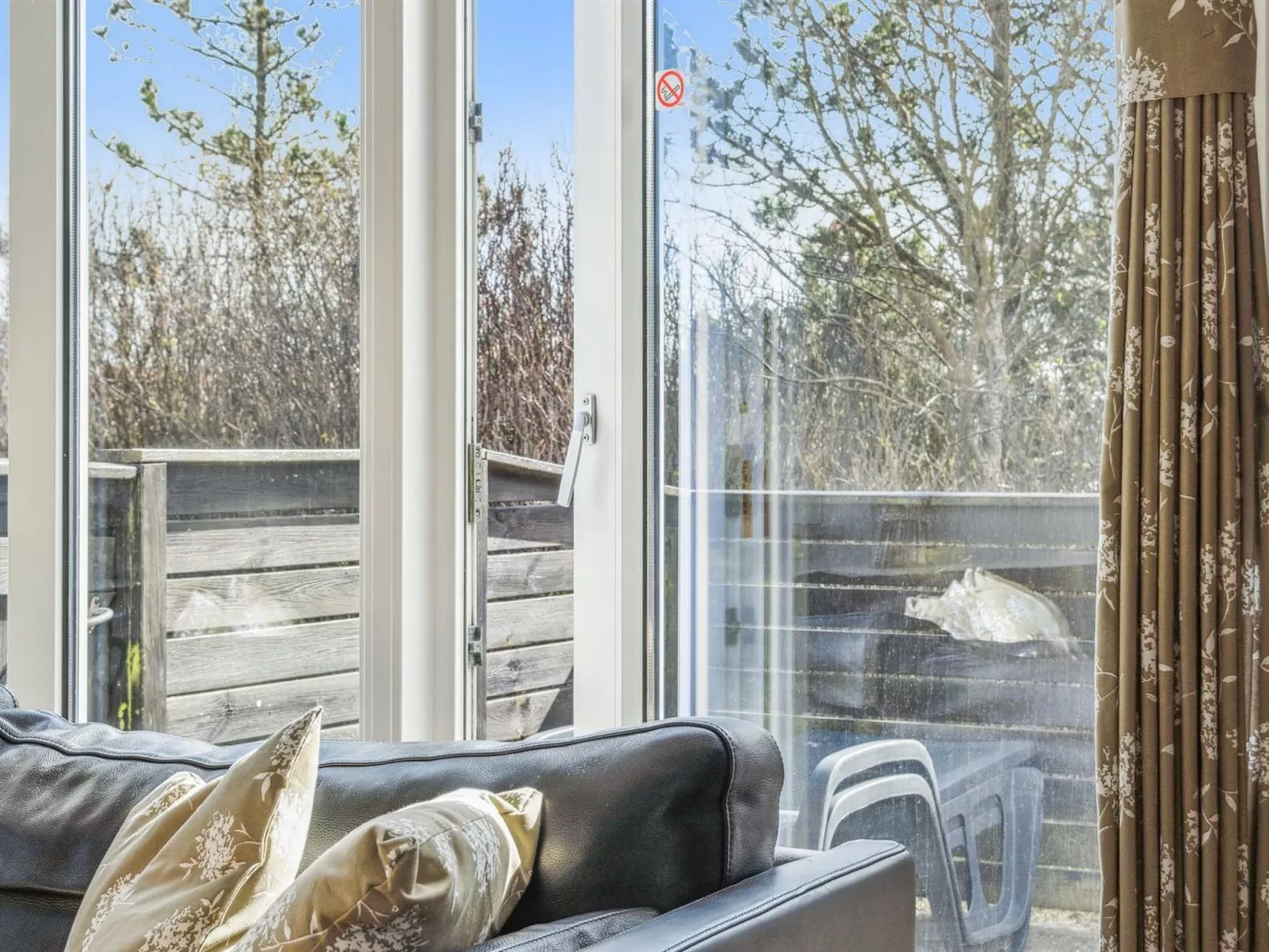 "Vappu" - 400m to the fjord-Binnen