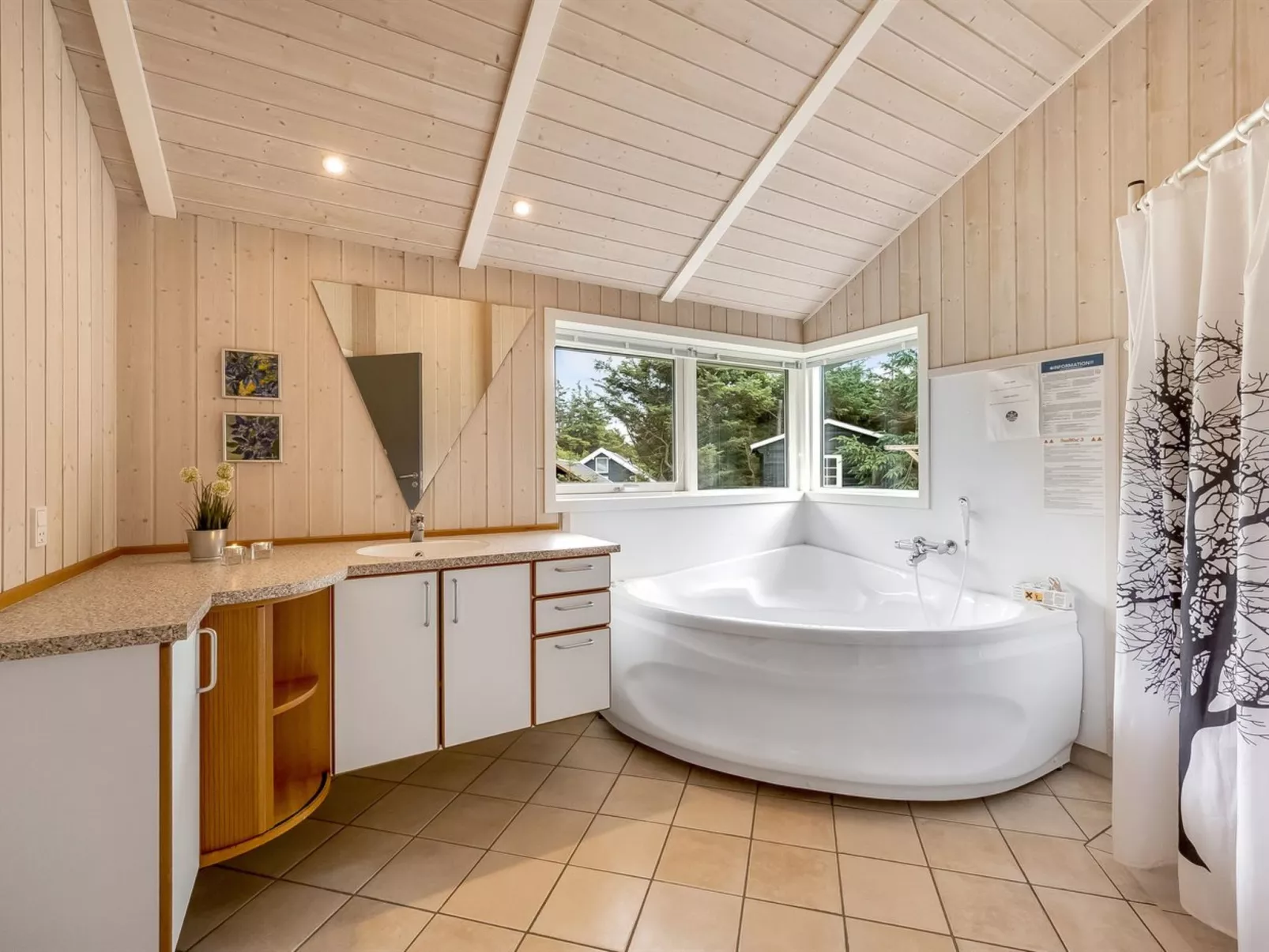 "Leona" - 250m to the fjord-Binnen