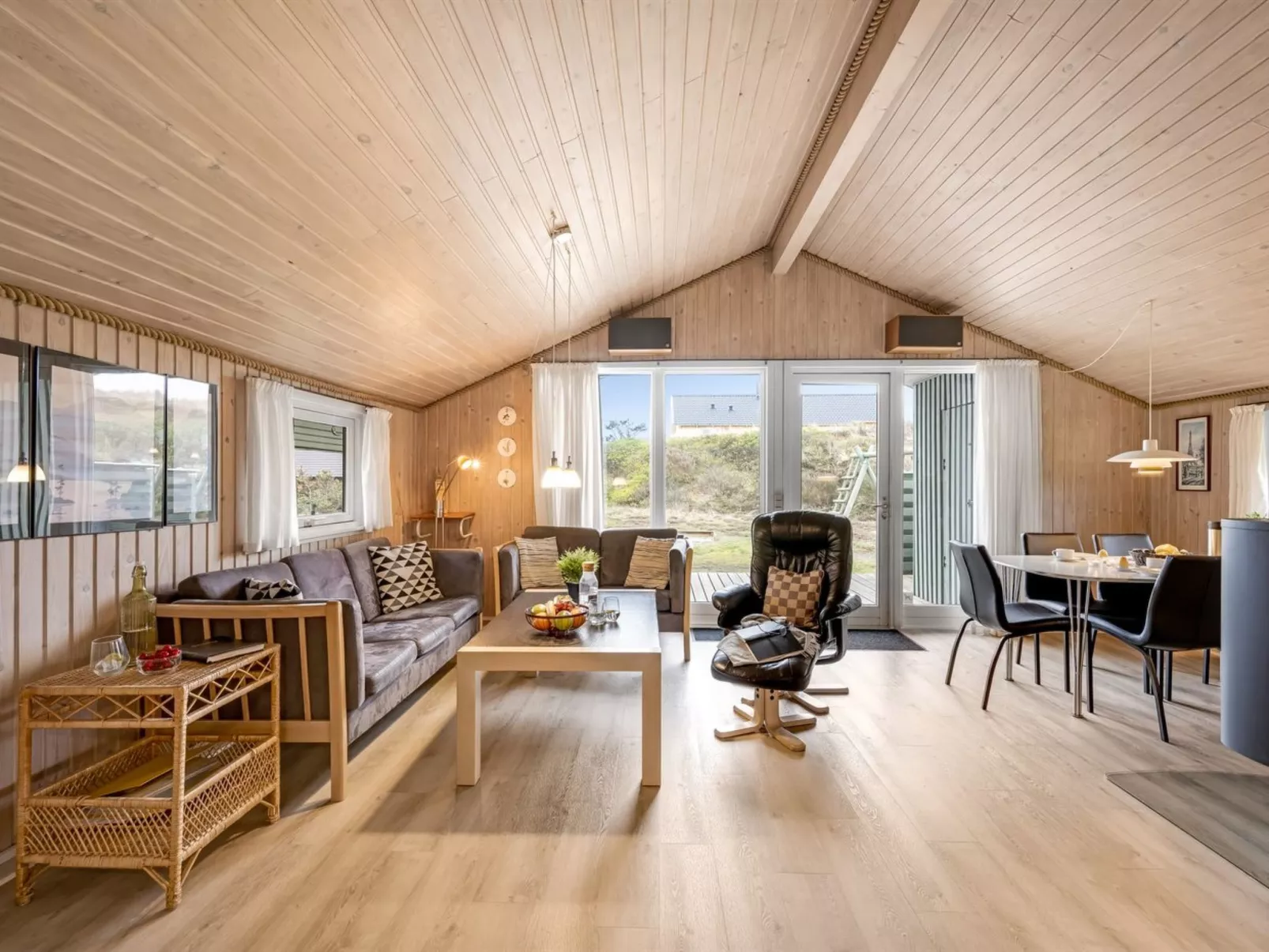 "Unni" -  from the sea-Binnen