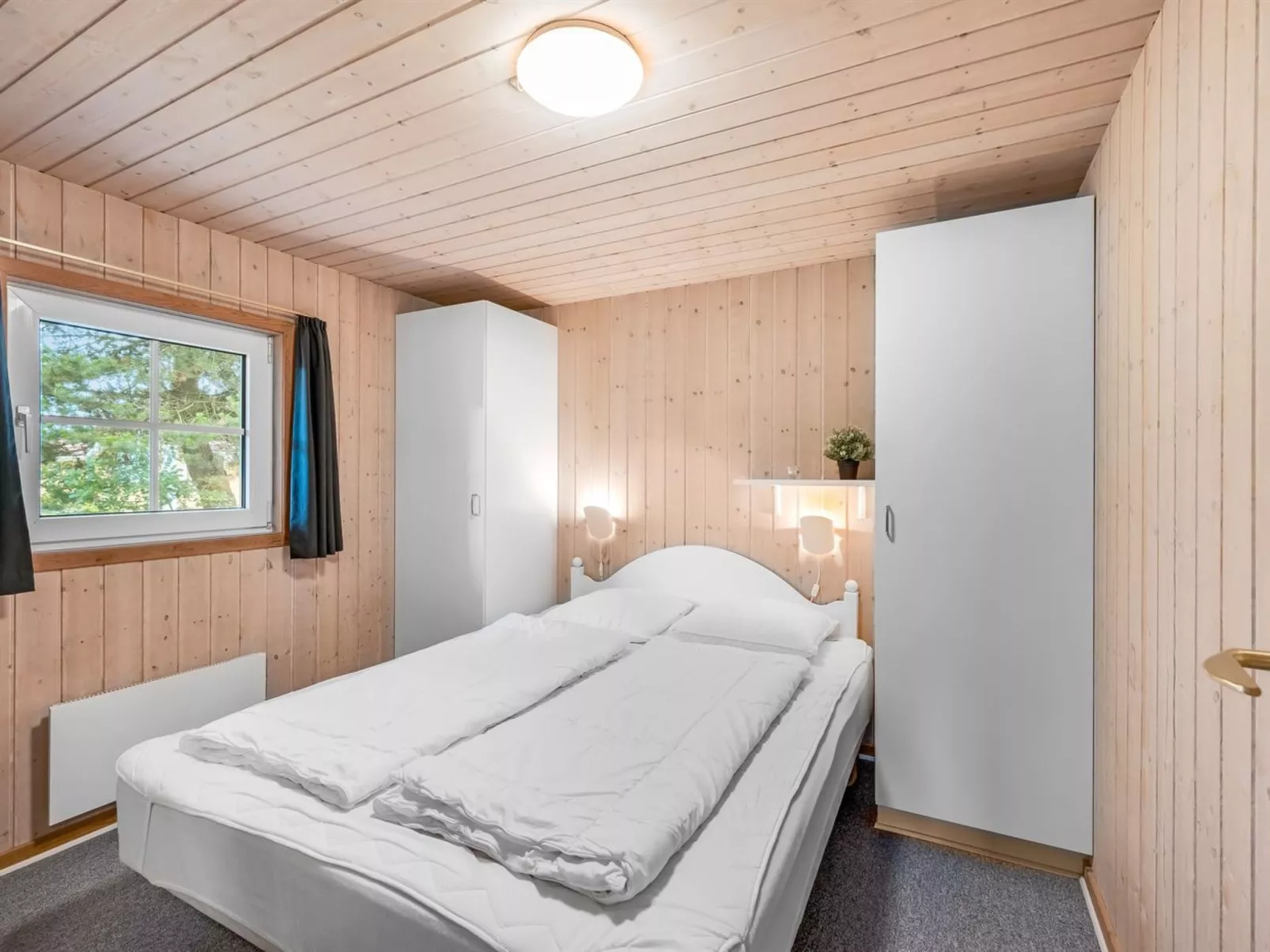 "Gunvald" - 2km to the fjord-Binnen