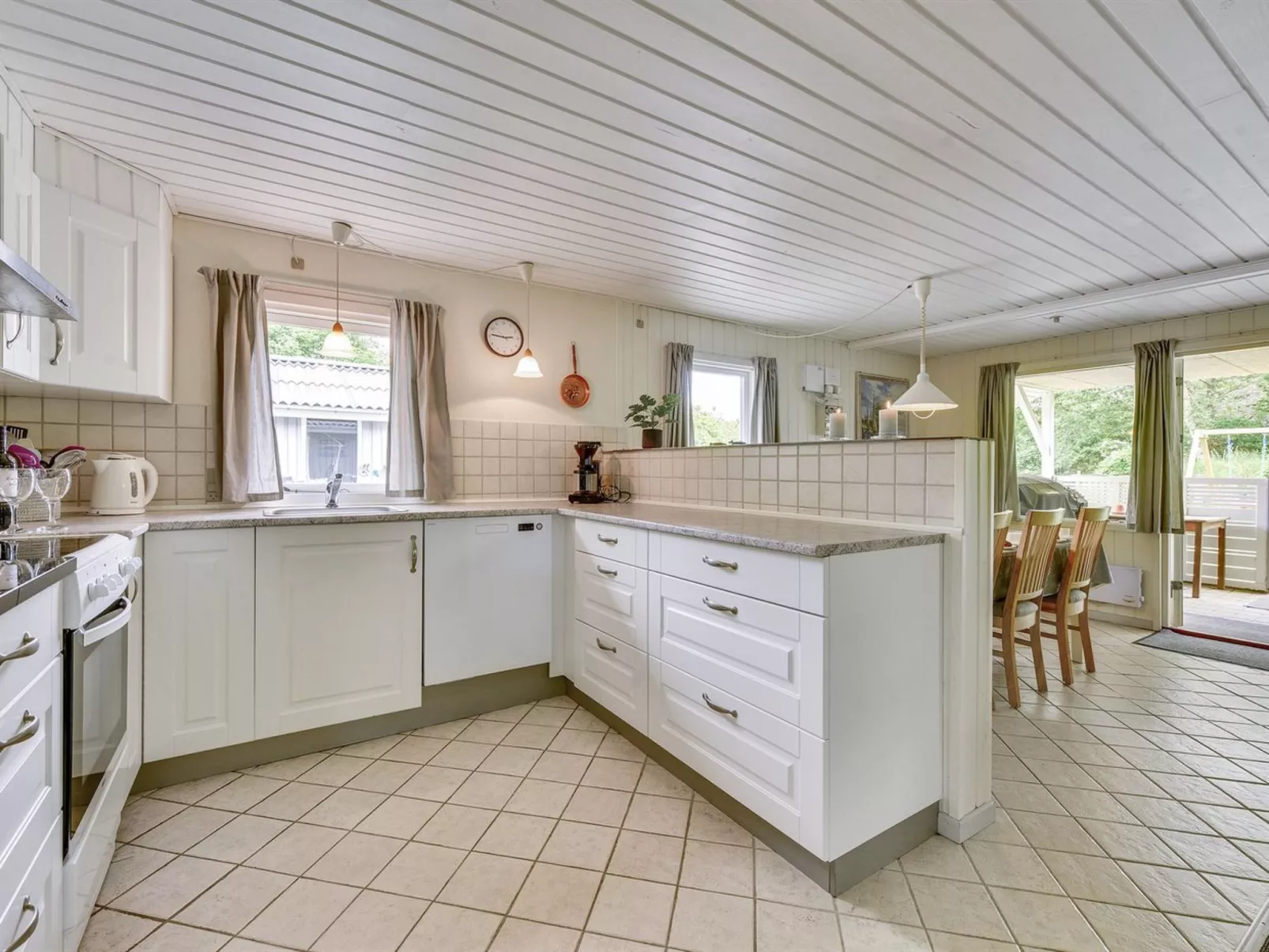 "Elizabeth" - 400m to the fjord-Binnen