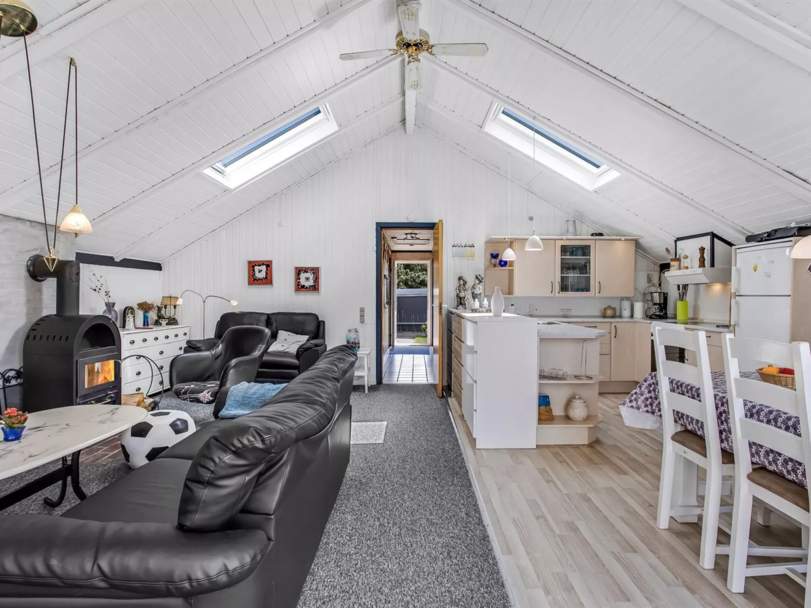 "Solvejk" - 800m from the sea-Binnen