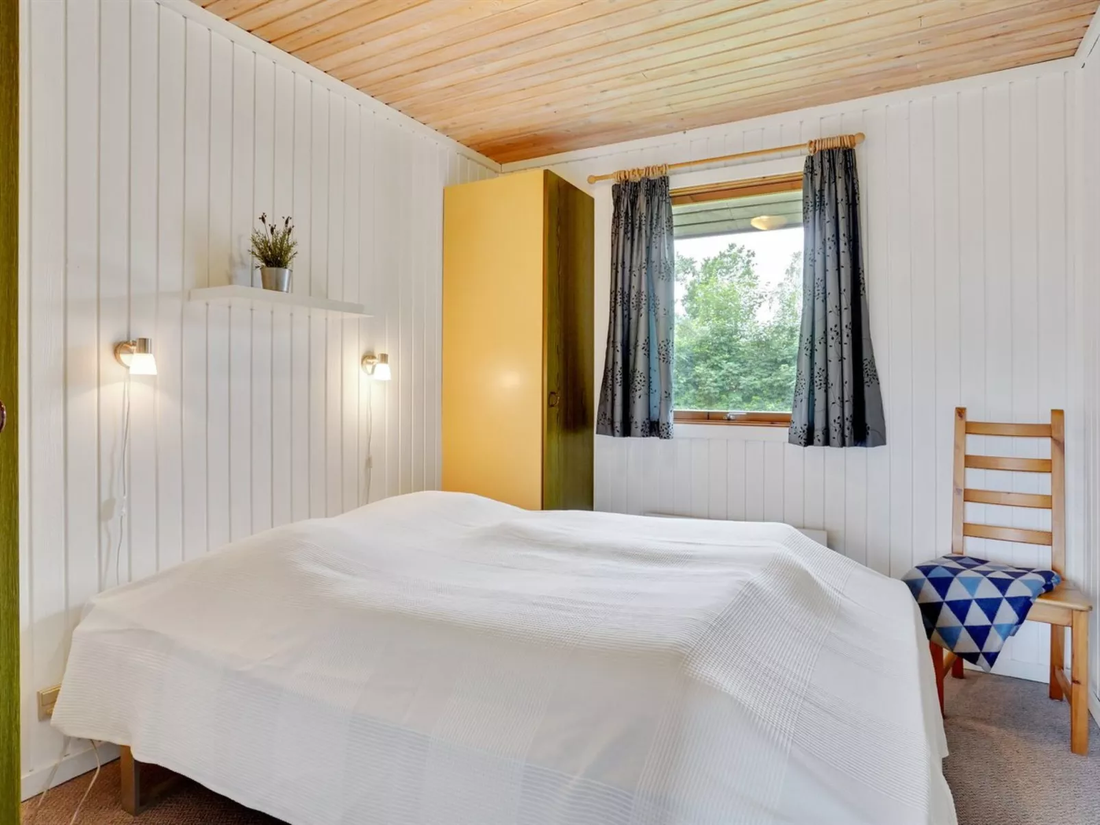 "Soraya" - 700m to the fjord-Binnen