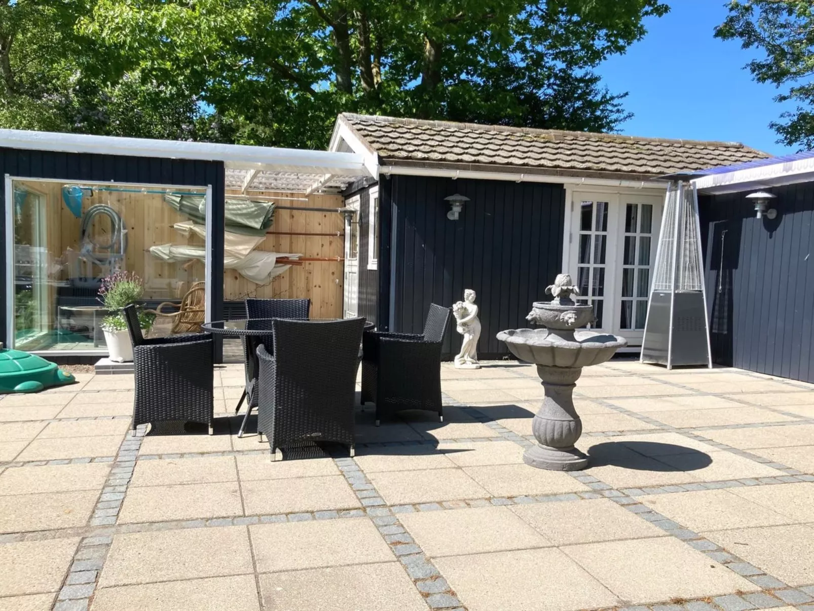 "Jeip" - 400m to the fjord-Buiten