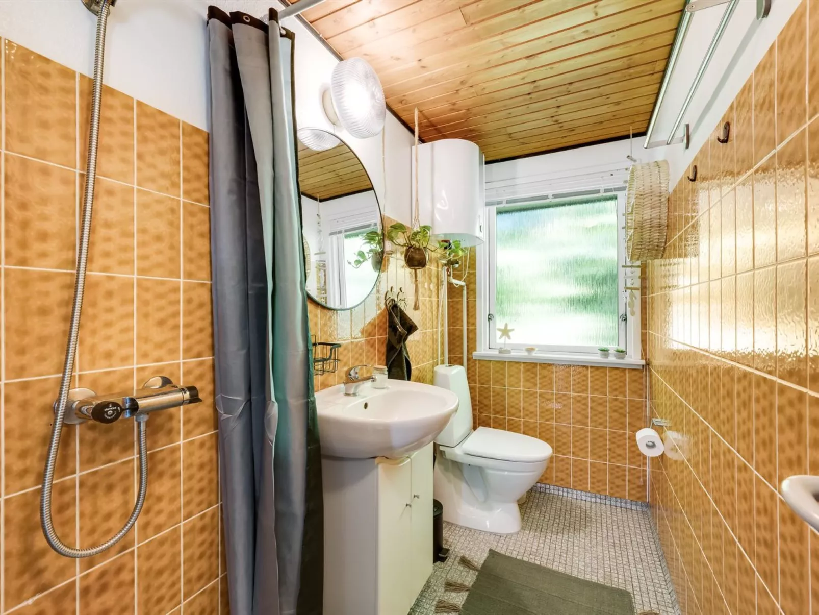 "Nelina" - 950m to the fjord-Binnen