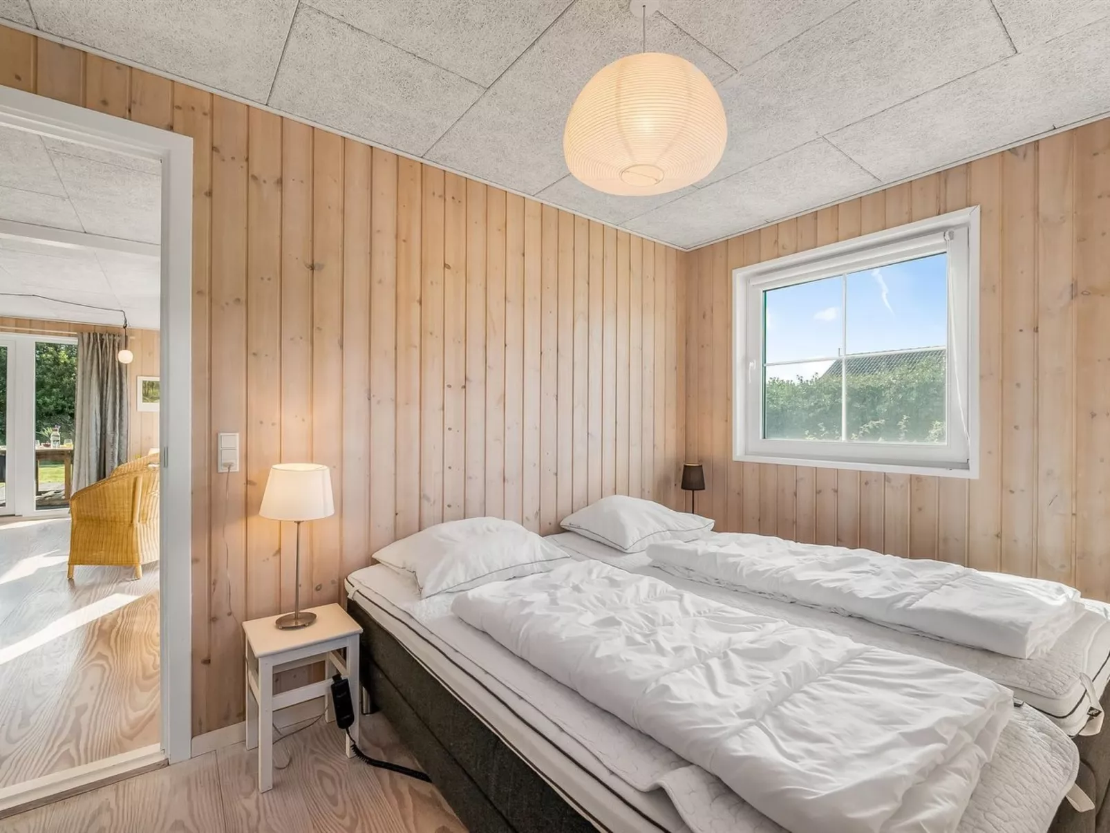 "Holm" - 700m to the fjord-Binnen