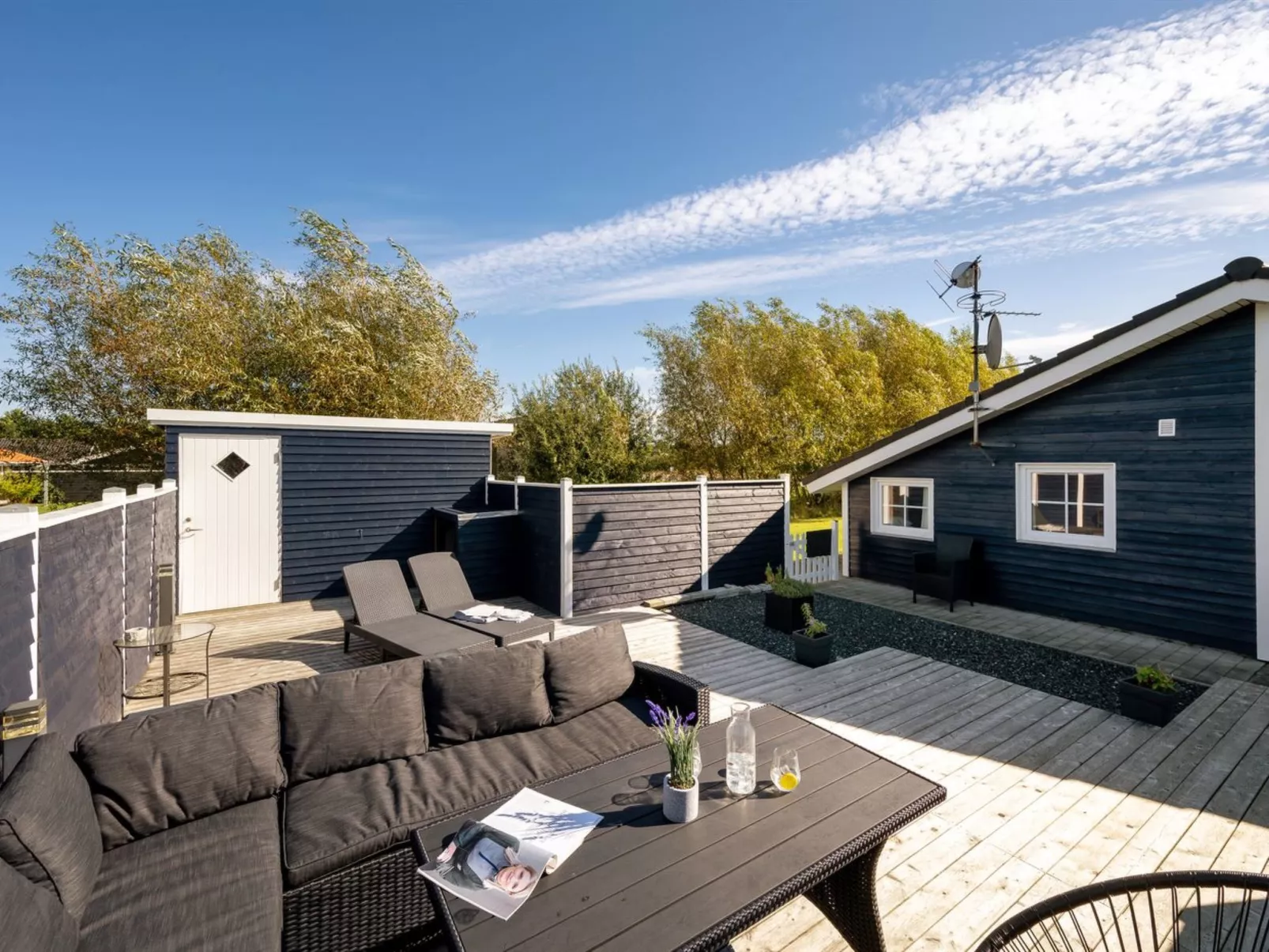 "Shalin" - 1.4km to the fjord-Buiten