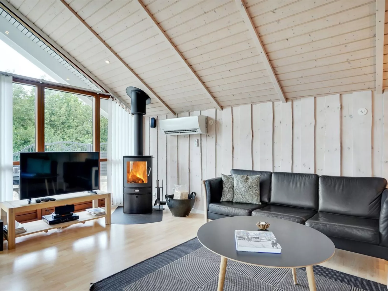 "Chermeine" - 1.2km to the fjord-Binnen