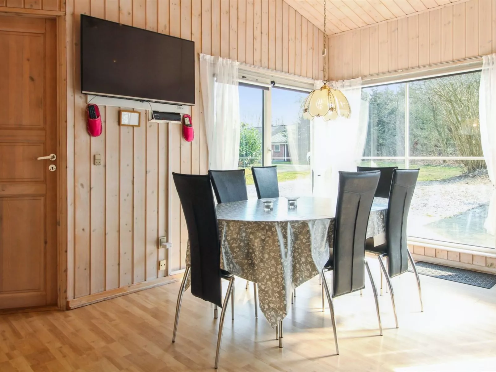 "Edy" - 25km from the sea-Binnen