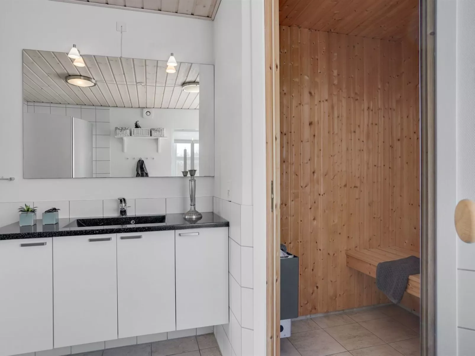 "Asel" - 4km from the sea-Binnen