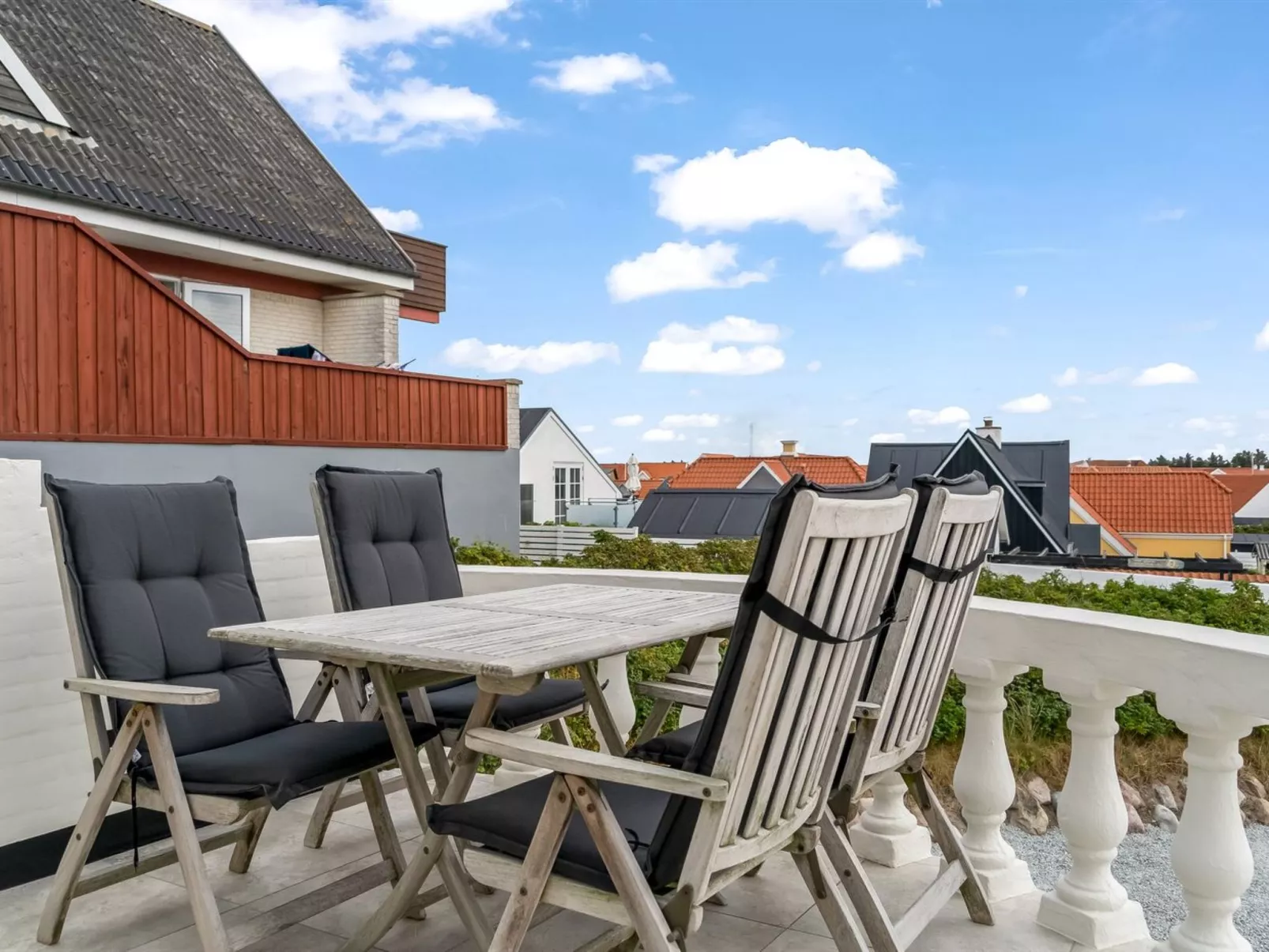 "Edmond" - 150m from the sea-Buiten