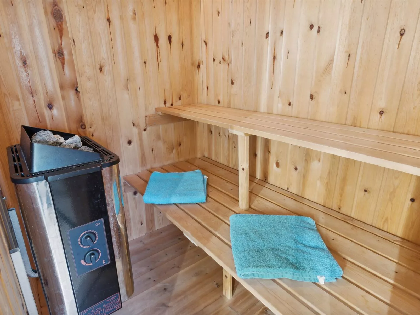 "Eini" - 500m from the sea-Binnen