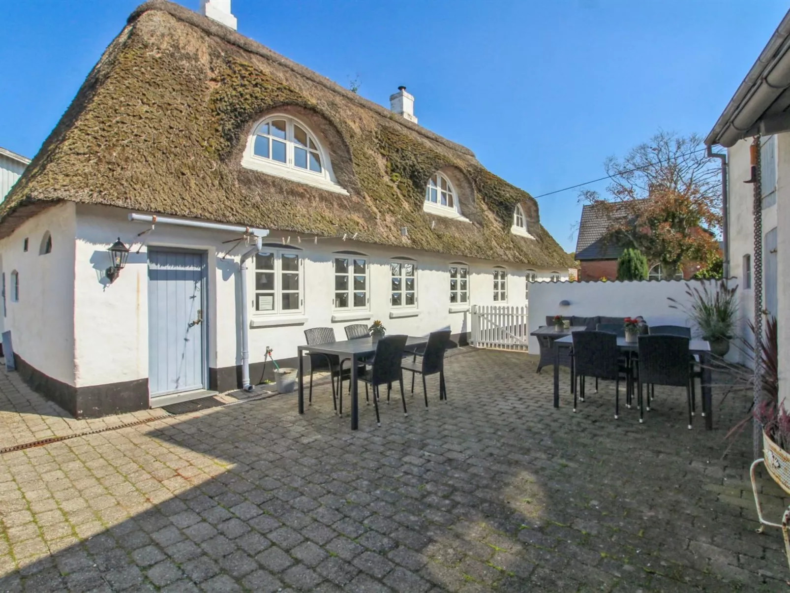 "Maelle" - 25km from the sea-Buiten