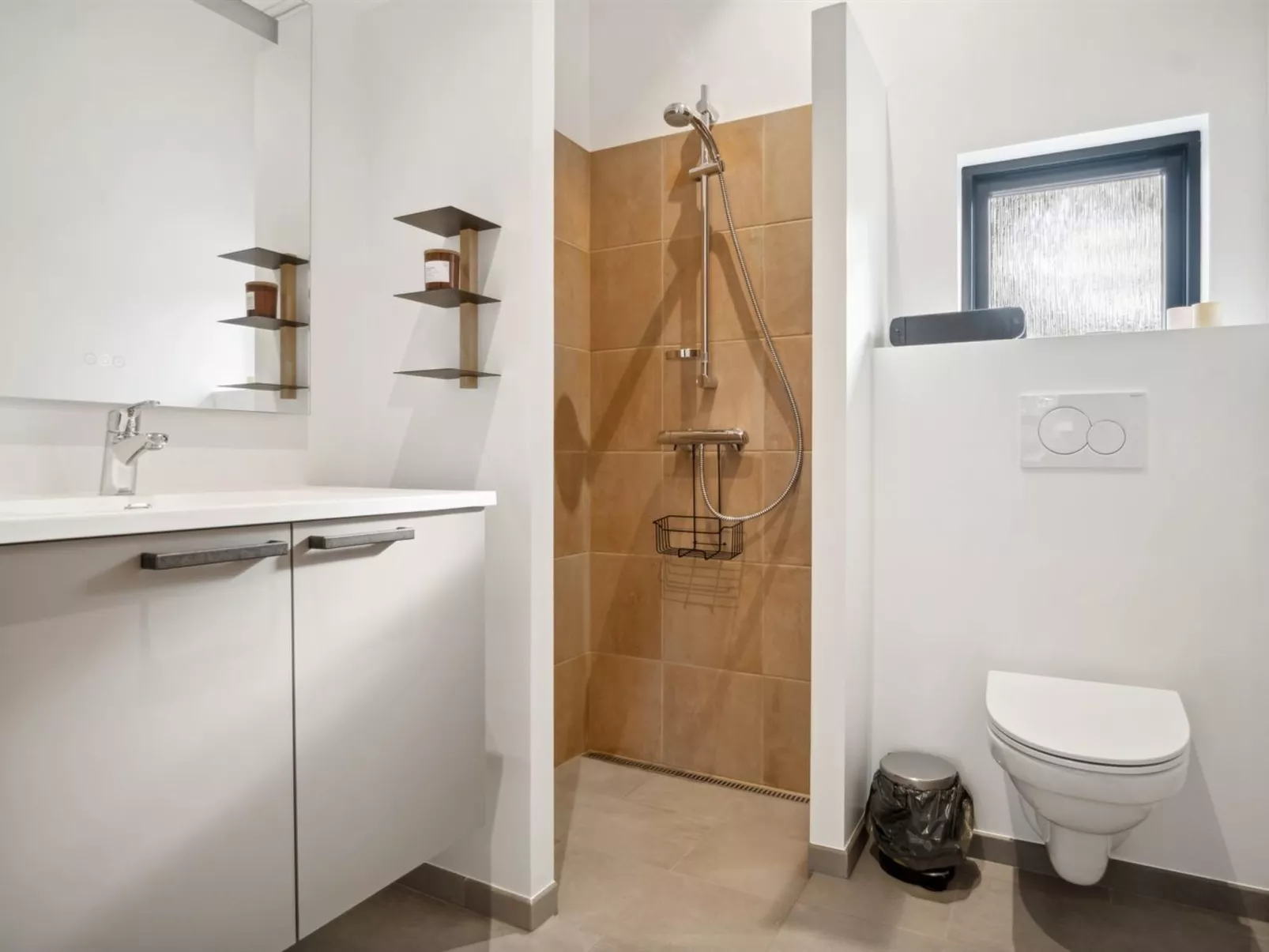 "Uma" - 1.5km from the sea-Binnen