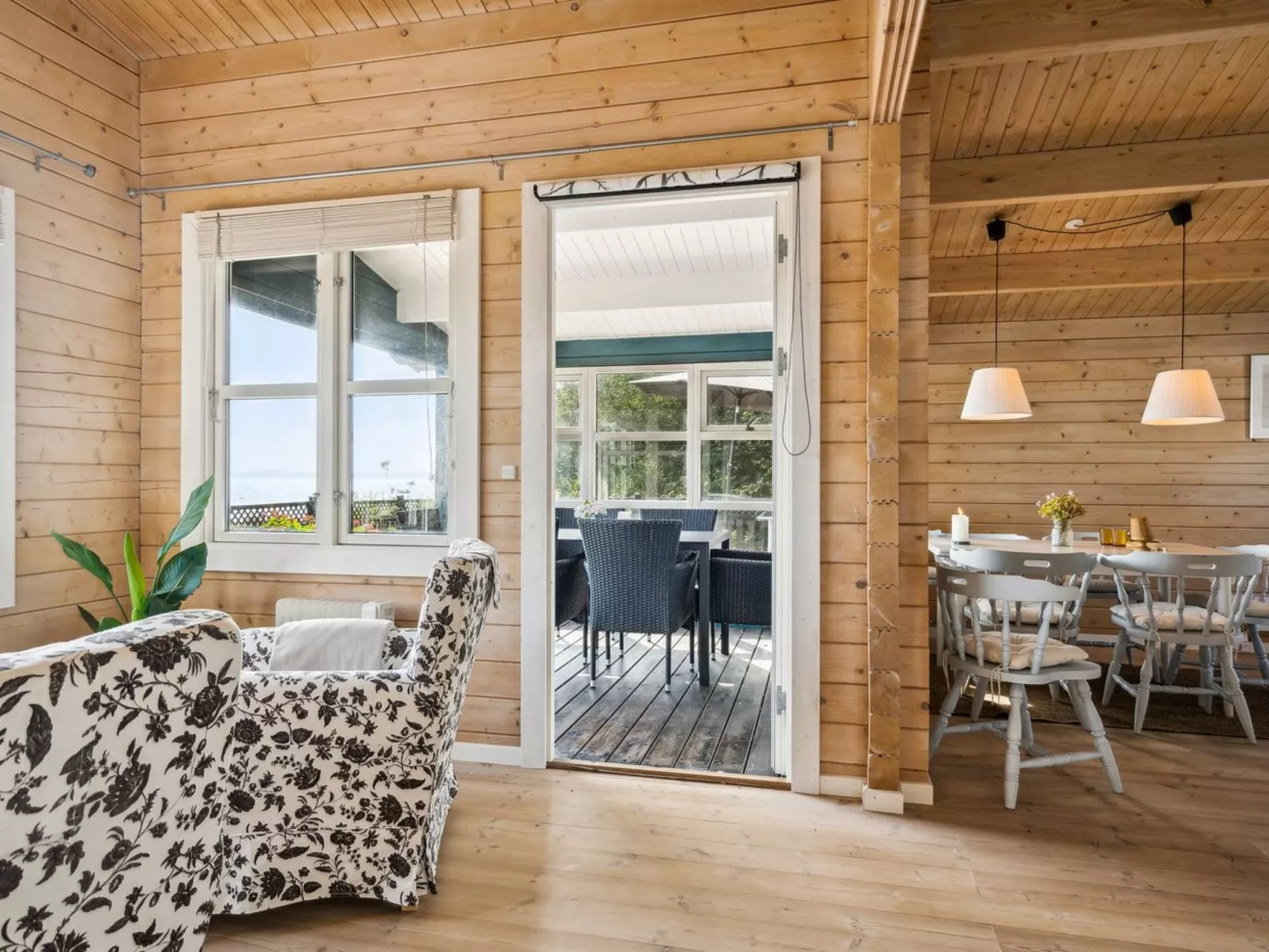 "Gyrth" - 20m to the fjord-Binnen