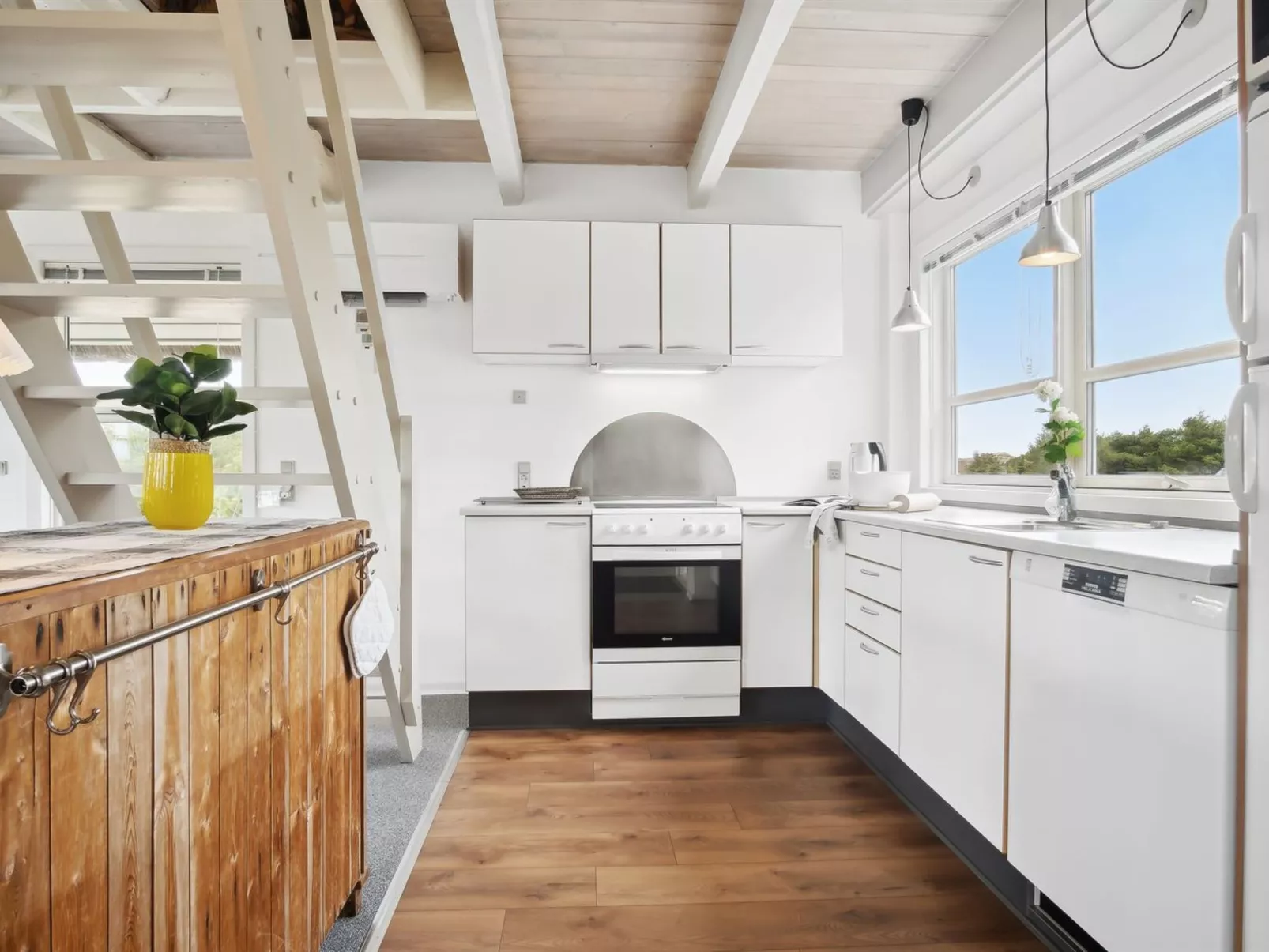 "Andrine" - 700m from the sea-Binnen