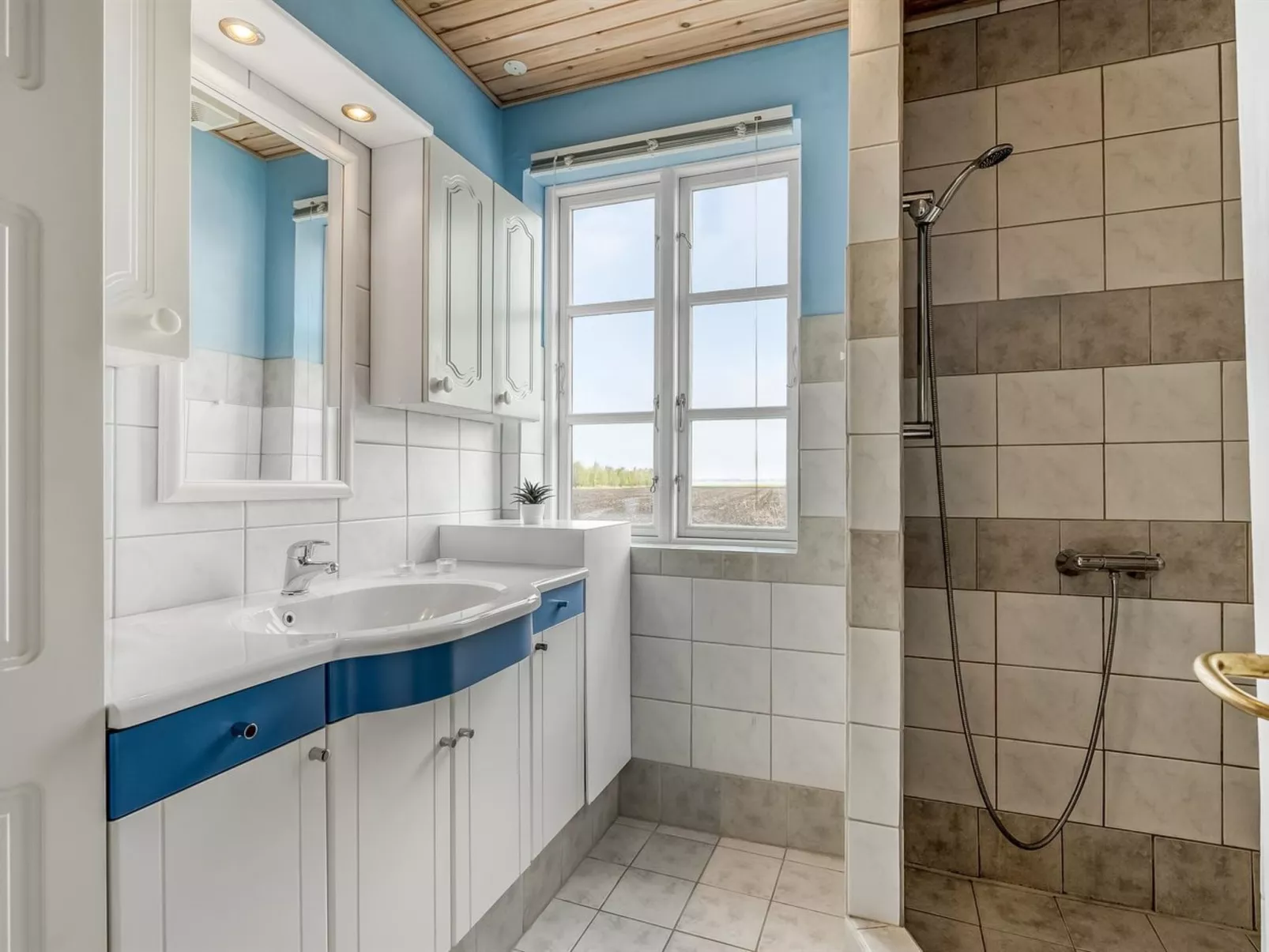 "Soria" - 600m to the fjord-Binnen