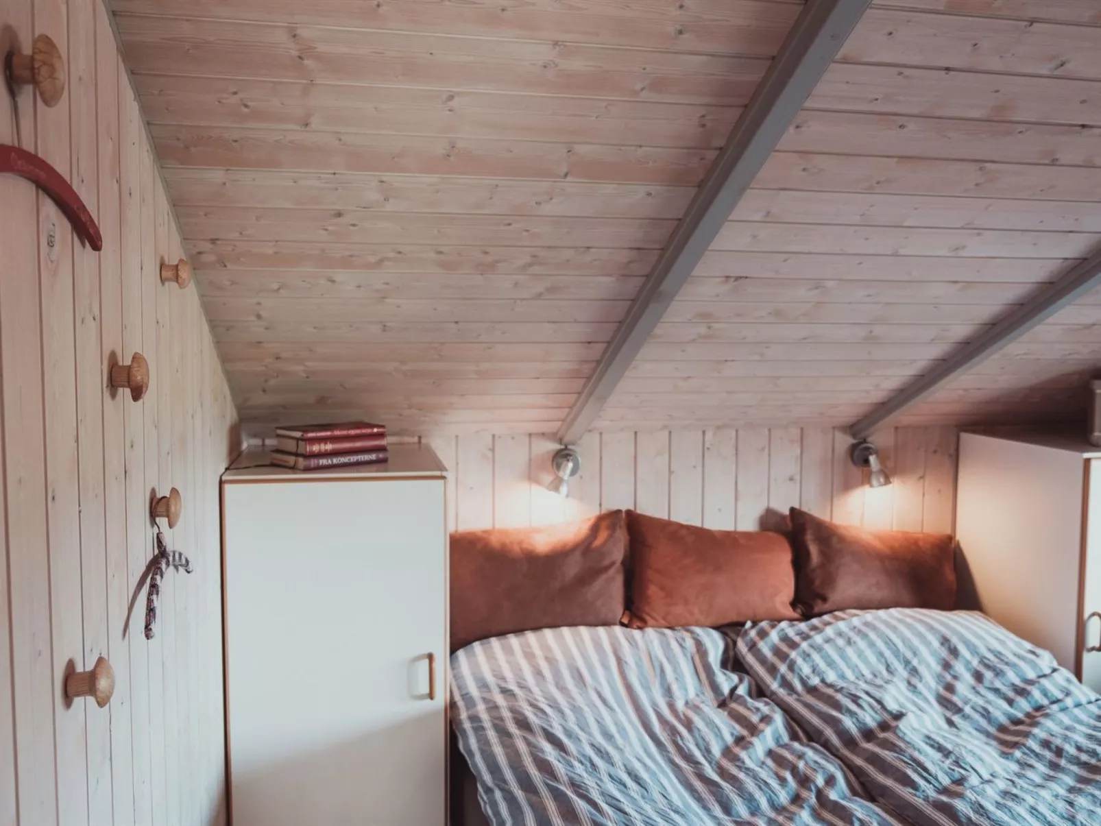 "Neno" - 100m from the sea-Binnen