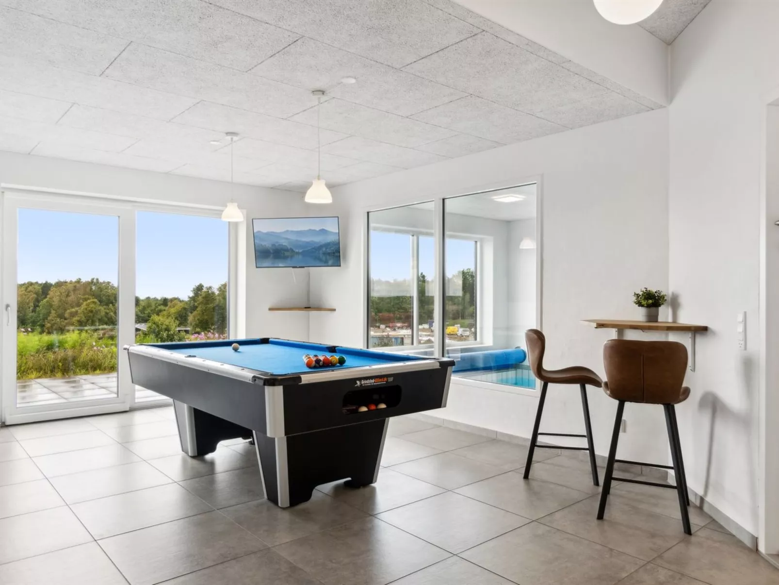 "Ann" - 1.3km from the sea-Binnen