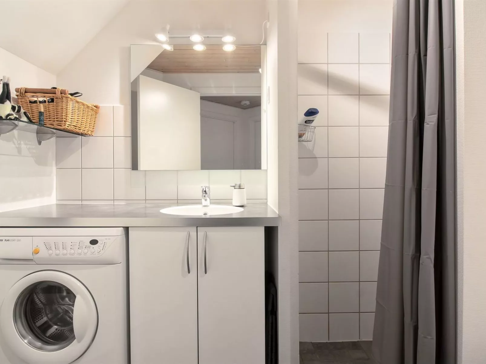 "Borica" - 700m from the sea-Binnen