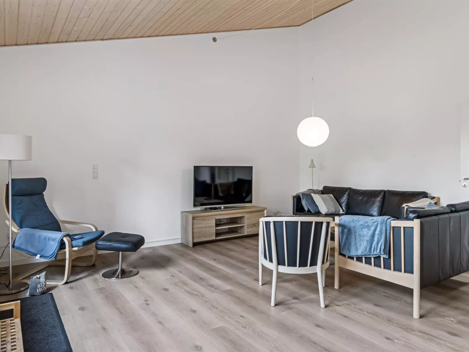 "Marlina" - 30km from the sea-Binnen