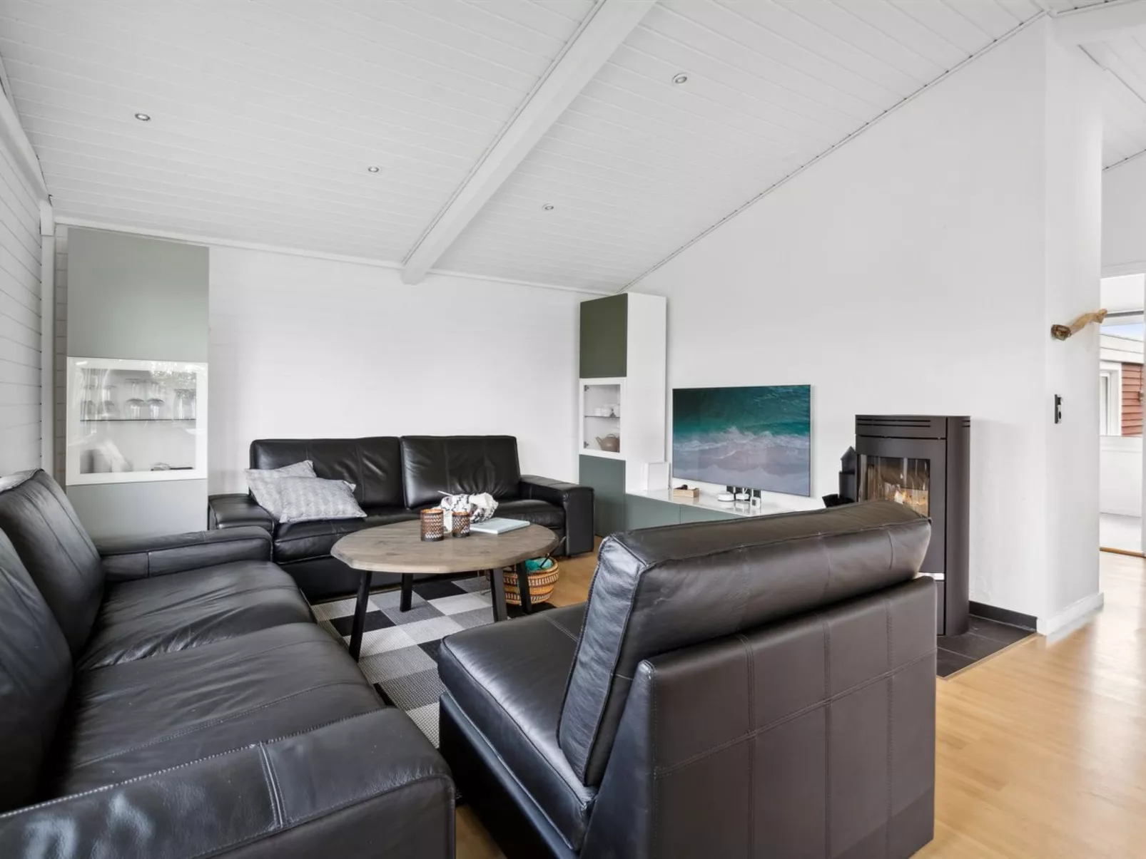 "Safina" - 100m from the sea-Binnen