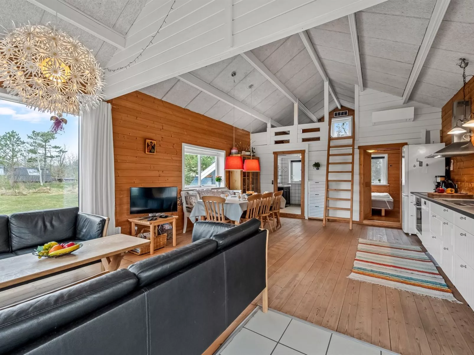 "Oddger" - 250m to the fjord-Binnen