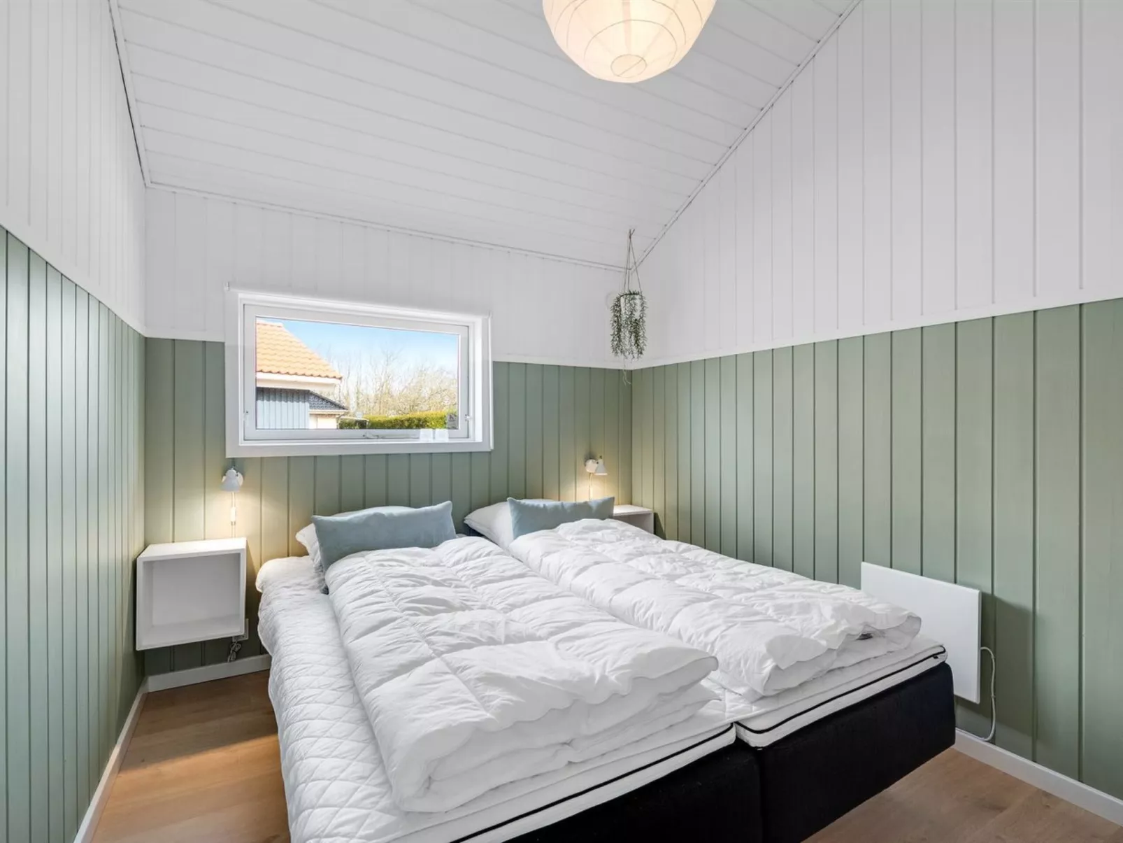 "Ingelis" - 150m to the fjord-Binnen