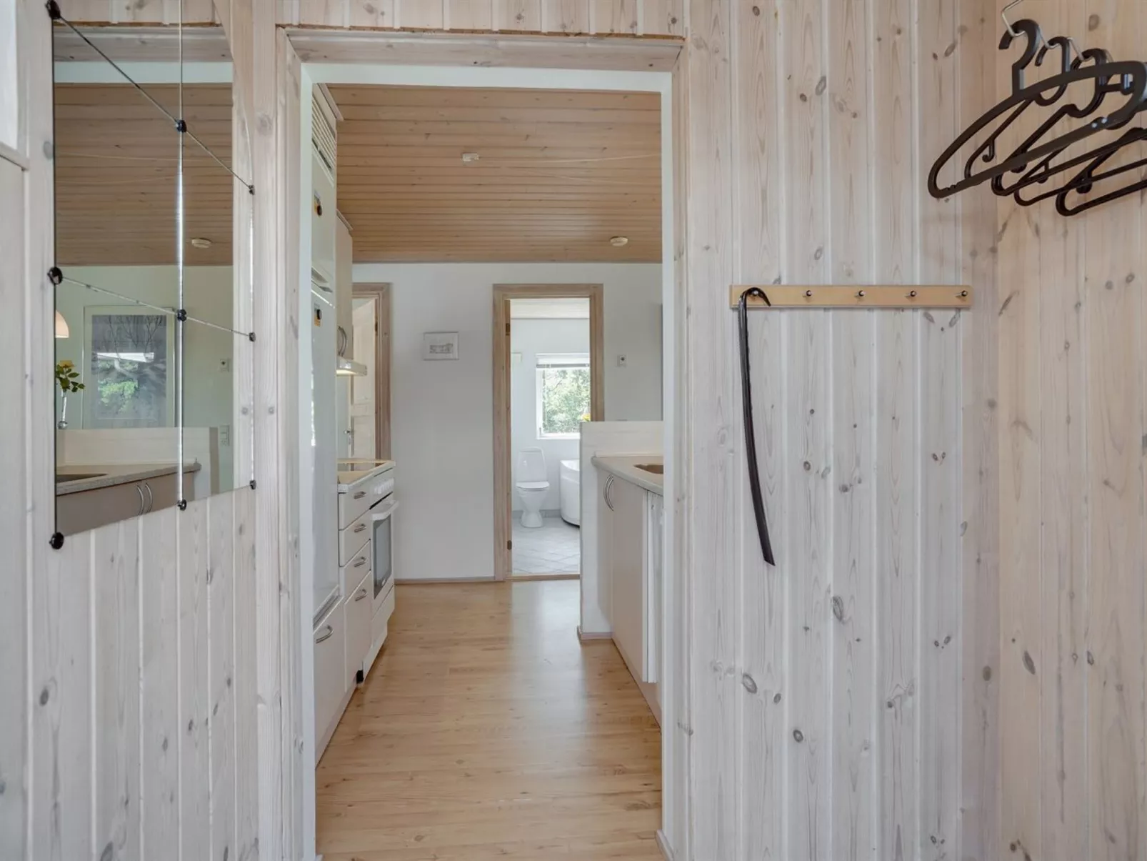 "Hildulf" - 2km from the sea-Binnen