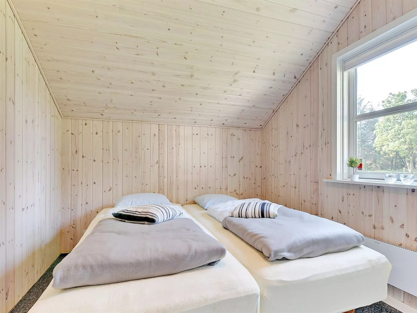 "Saila" - 500m to the fjord-Binnen