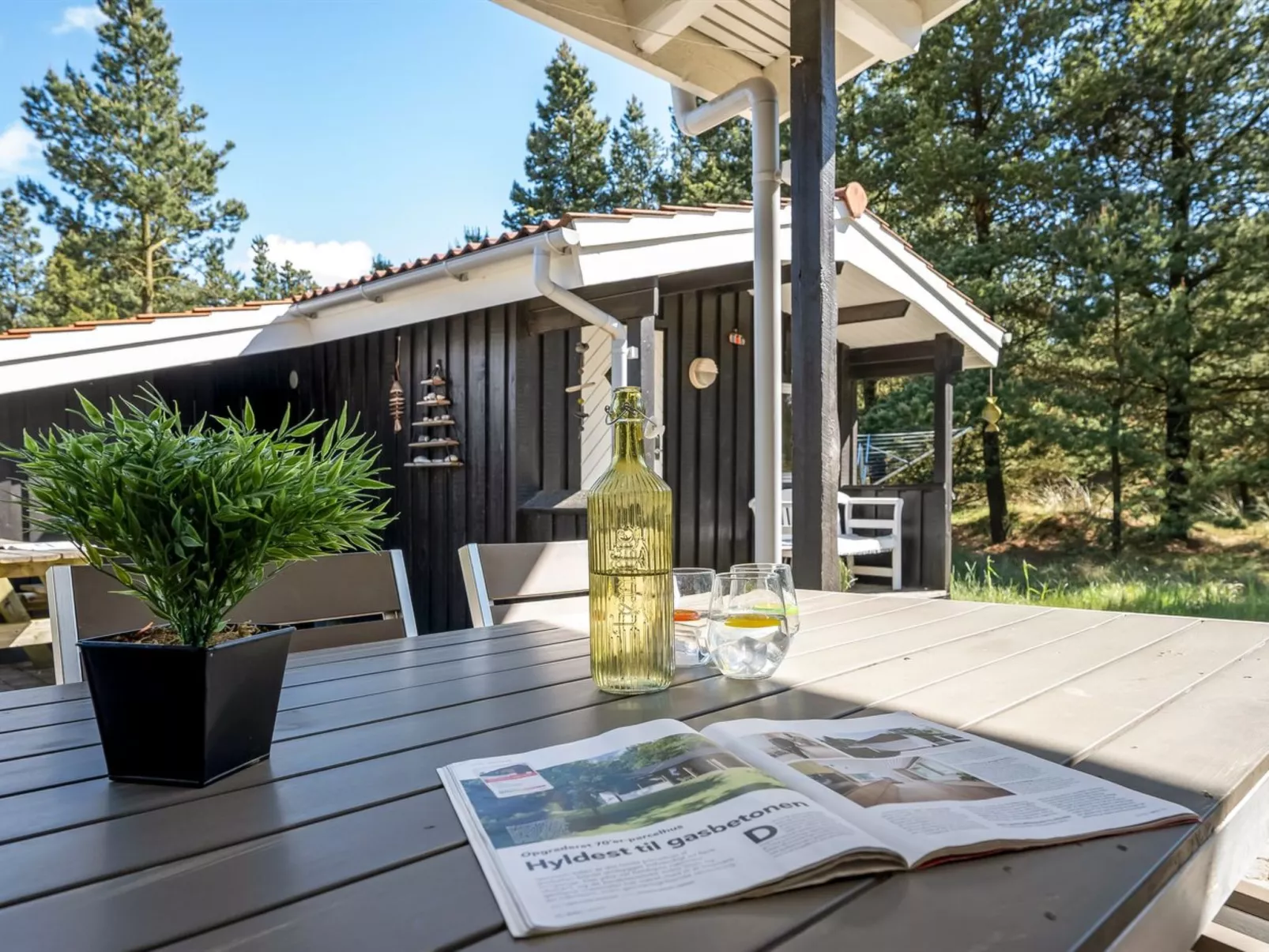 "Augustine" - 1.6km from the sea-Buiten