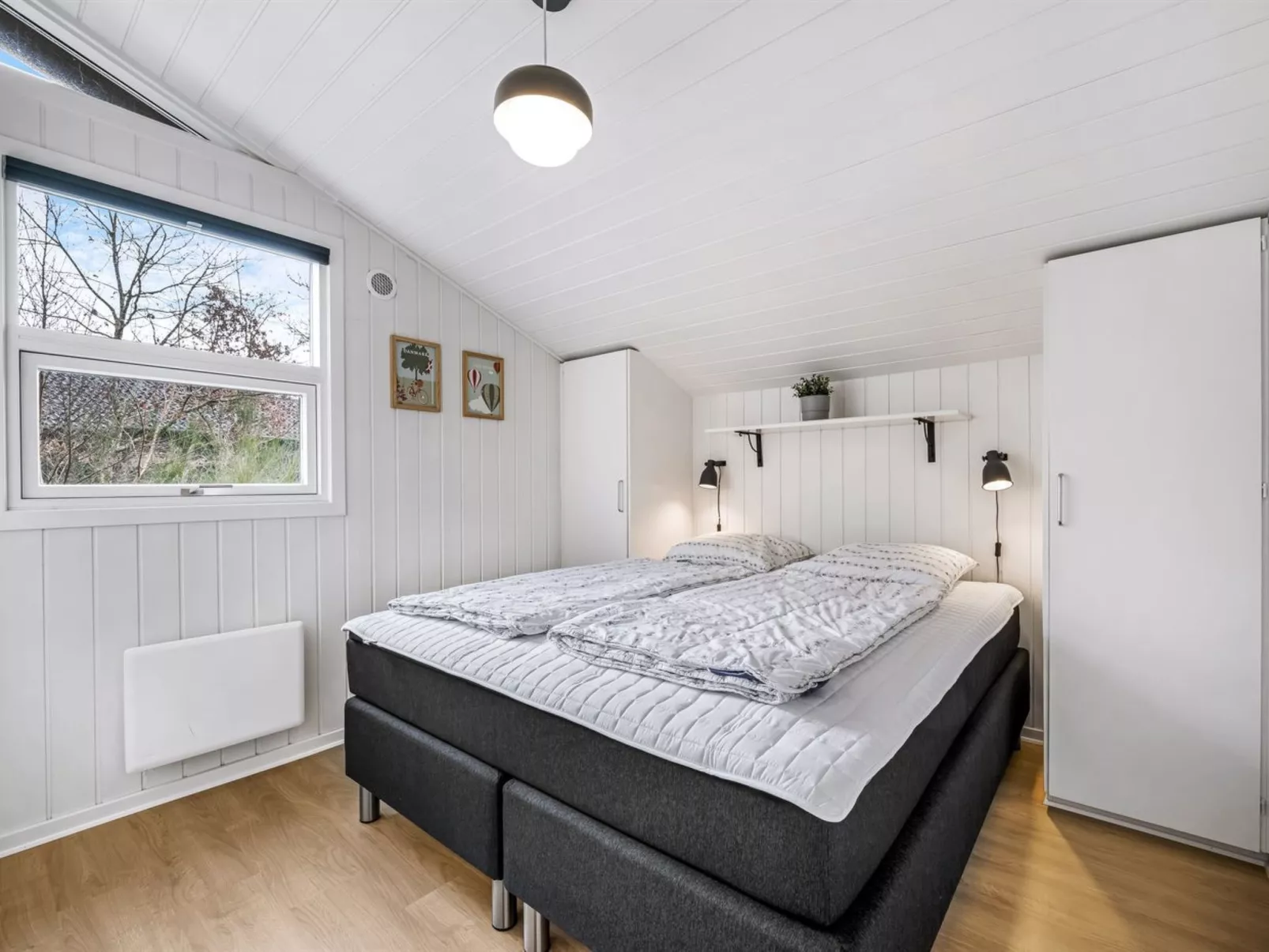 "Liviana" -  from the sea-Binnen