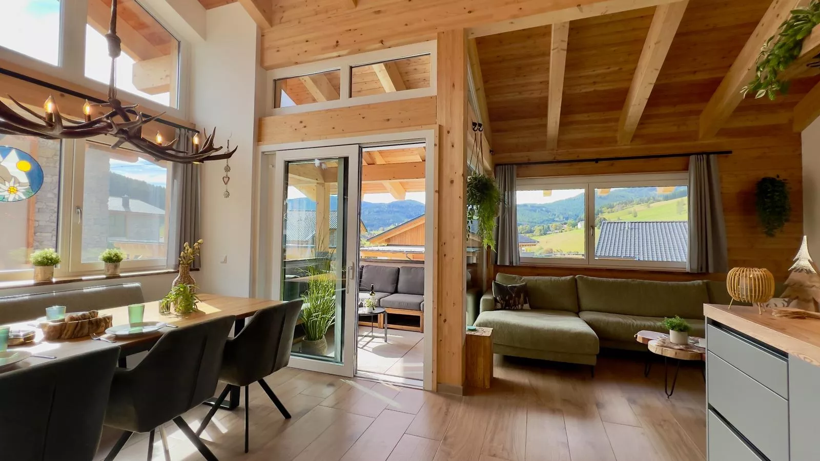 Grebenzen Lodge Edelweiss-Eetkamer